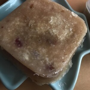 イチゴジャムでむちむち米粉蒸しパン